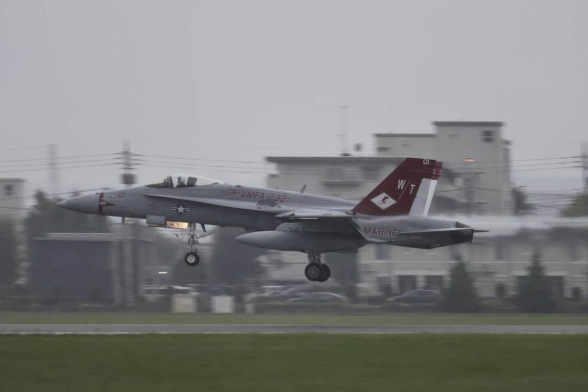 plusty11's tweet photo. RJTY 横田基地
2025/09/20
FA–18C WT 赤
#rjty
#横田基地
#fa18c
#devil71 https://t.co/iAJAqrIWyV