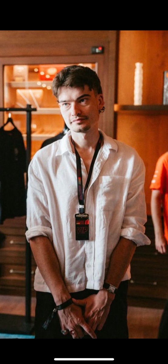 niknakxne's tweet image. nothing to say about this photo 😀