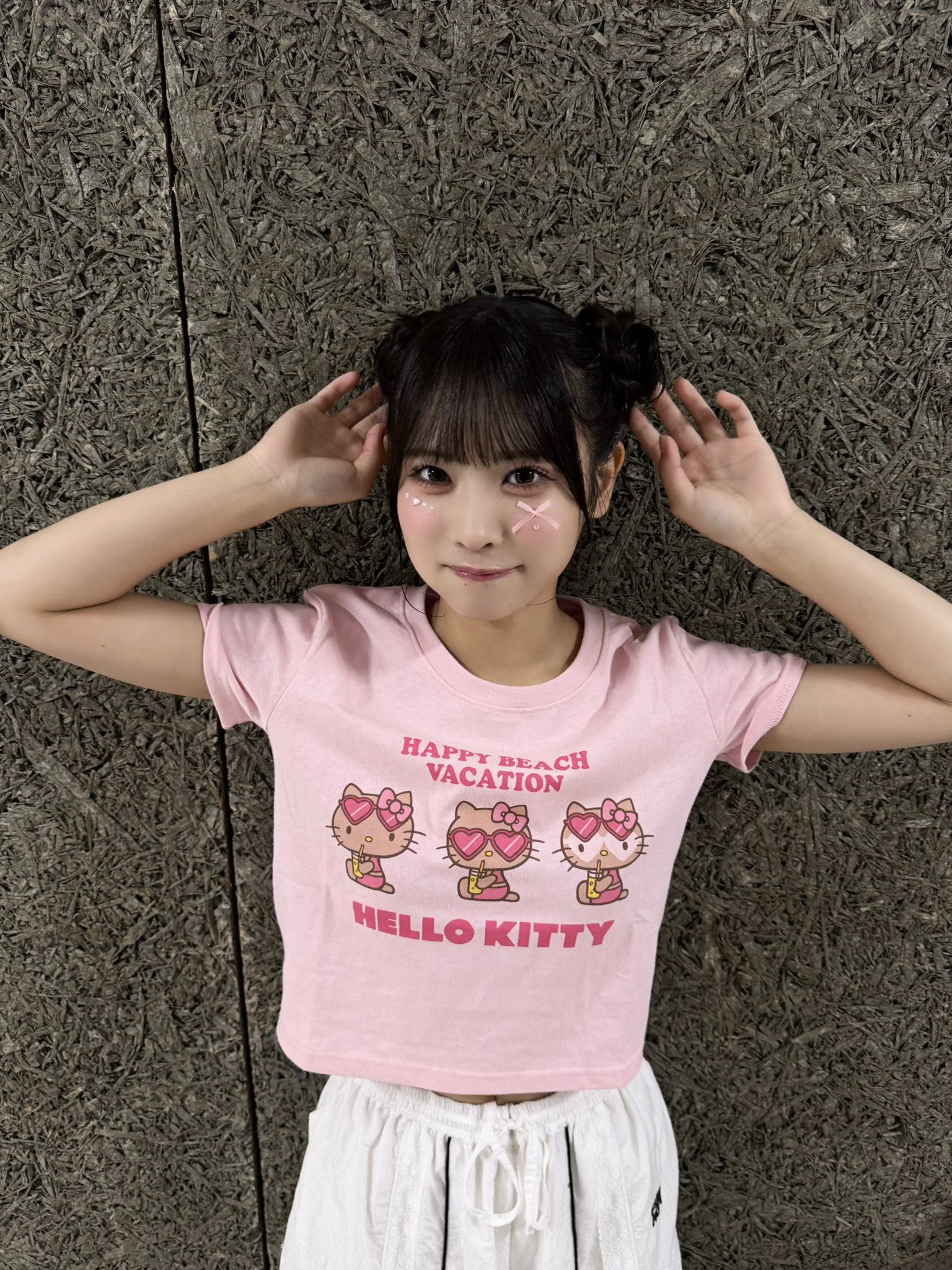 芳賀礼さん NMB48 直筆サイン入り生写真 夏コン2025 赤背景 芳賀礼さん NMB48 直筆サイン入り生写真 夏コン2025 赤背景