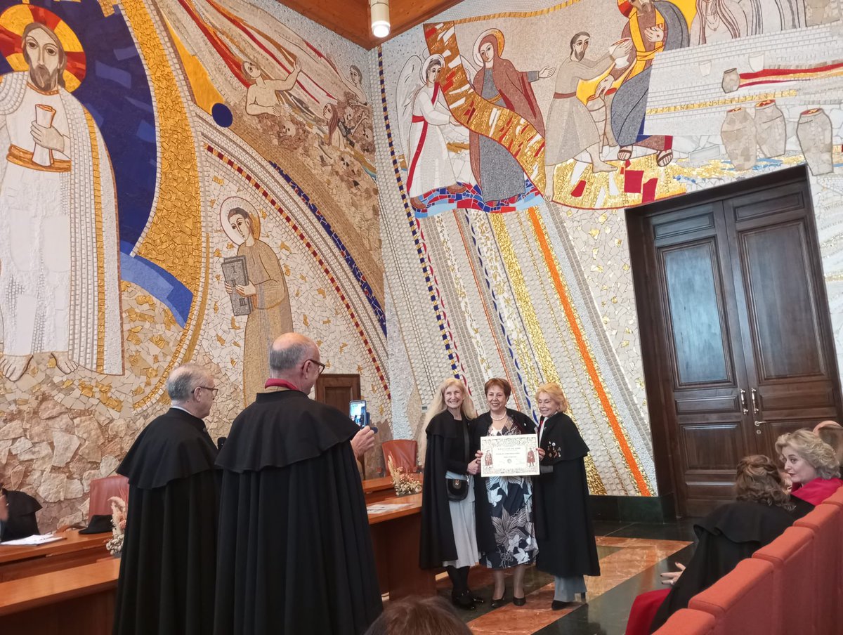 Torreblanca_Son's tweet image. En el nombramientos de miembros de la asociación Española de la capa en Madrid #Cripta #CatedraldelaAlmudena . Un Saludo