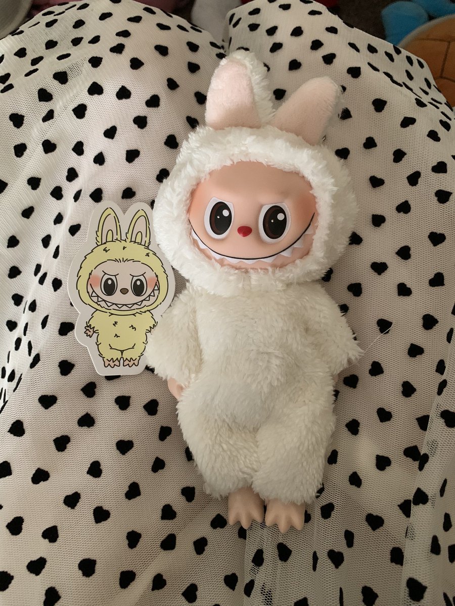 Forgot the outfit but it’s the kitty cat one. He’s so creepy and cute. I love it so much. Might try for the pink one again if the gas station keeps these in stock for awhile.