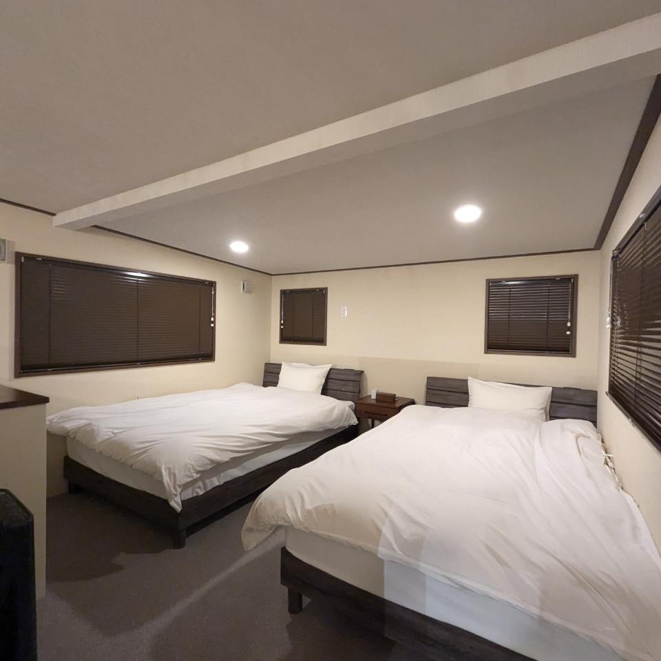traitel2023's tweet image. 📍千葉県市原市牛久
トレーラーハウスのホテル #トレーテル です💡

9/21お部屋の🈳状況

【プレミアムキャビン】
2名様　￥23,100
3名様　￥31,350
4名様　￥39,600
5名様　￥46,750

ネット予約は9時まで。
それ以降はお電話にて承ります
traitel.snack.chillnn.com

☎0436-50-1108
#ホテル #空き状況