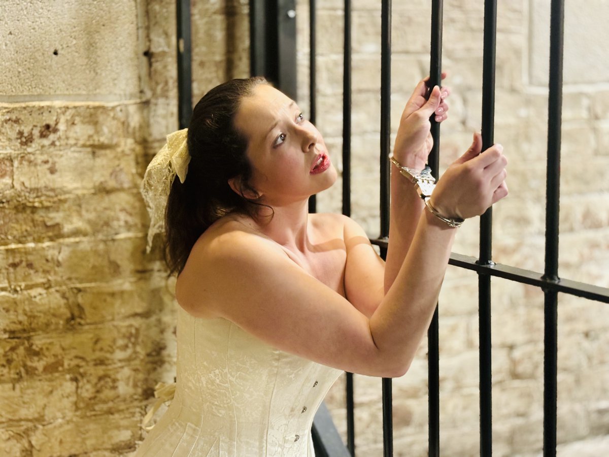 neilsdamsels's tweet photo. This has to be my favourite photo I have ever taken on @neilsdamsels  - it just screams damsel in distress - her eyes, facial expression, stunning dress, restraints and scenery made this absolutely perfect, thank you @aloraluxmodel you were amazing https://t.co/pzgWTnFnQR