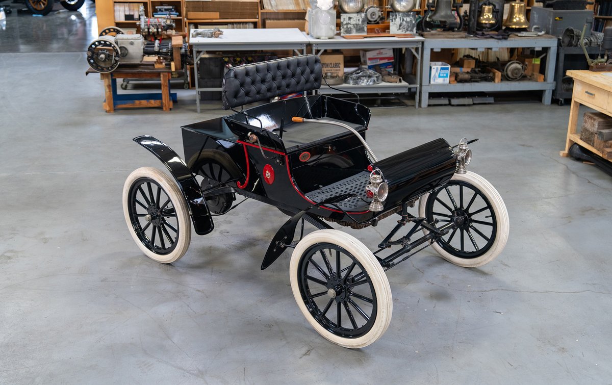 goodingandco's tweet photo. The final lot of the #StanLucasCollection Auction!
America’s best-selling automobile from 1902 to 1905, this charming c. 1903 #Oldsmobile Model R 'Curved Dash' Runabout has #SOLD for $42,560. #StanLucasCollectionAuction https://t.co/GINPQe0445