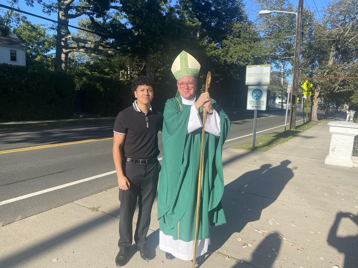 RVCDiocese's tweet photo. This afternoon, Bishop Barres celebrated Mass at 4 PM at the Church of Saint Agnes in Greenport for the Installation of Father Michael Bartholomew as Pastor. https://t.co/JpqBbHdcgK