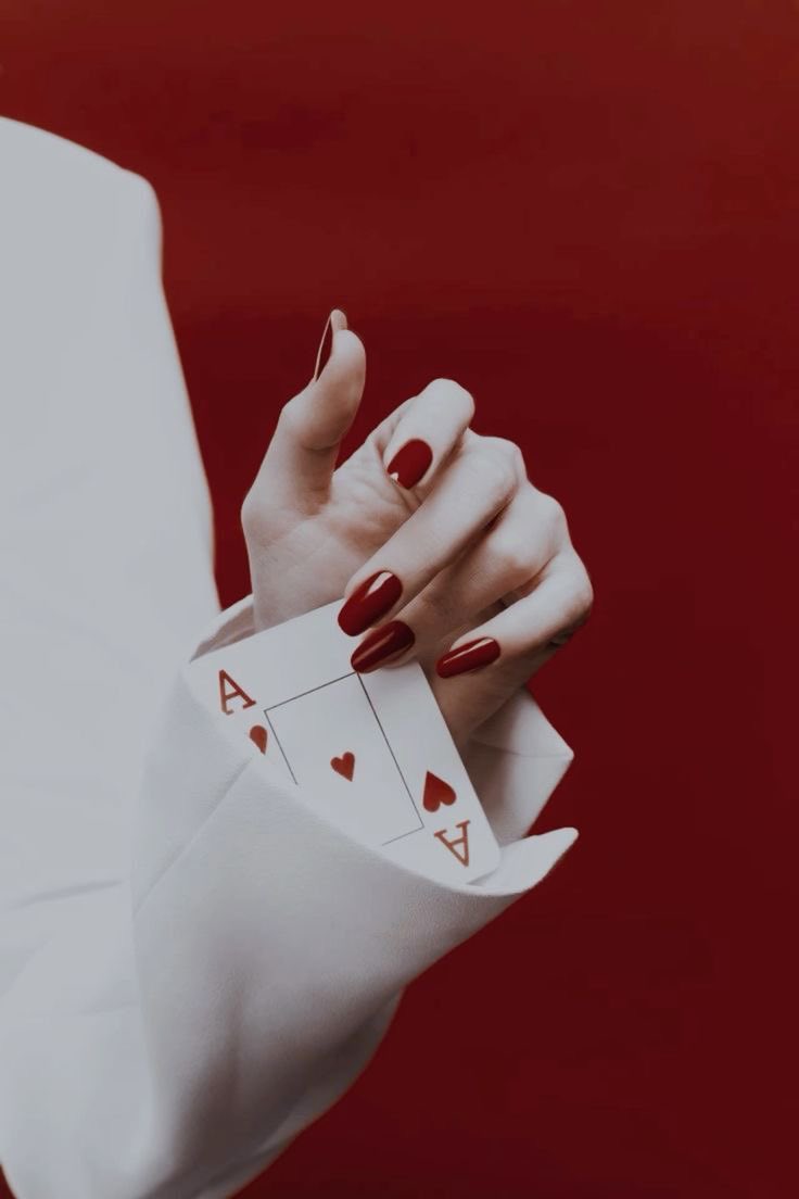 أنتي الورقة الرابحة … لست في قائمة الاحتياط .

_ رَوّافْة ..

♥️🎼