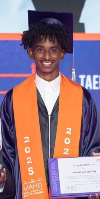 sameer_almaerfi's tweet image. وليد النور   (ولادة نجم ) ..
سجل هاتريك في مباراة المنتخب اليوم امام البحرين في خليجي تحت 17
لاعب  المنتخب السعودي للناشئين أحد خريجي أكاديمية #مهد الرياضية كان لديه تجربة معايشة مع  فريق تيفنتي الهولندي 

أكتشفه بتجارب الأداء  الهولندي روب، أحد كشافي الأكاديمية ضمن برنامج وطنى…