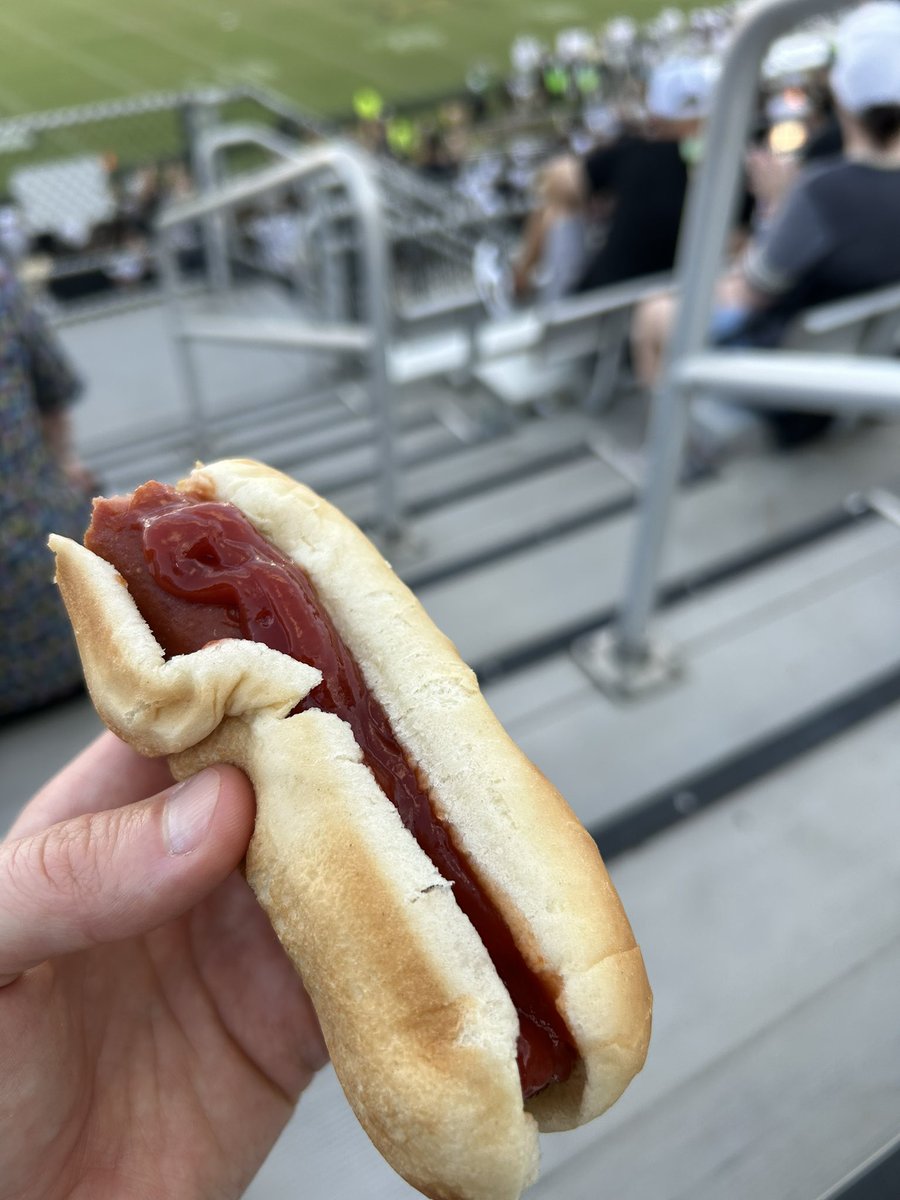 Half_Time_Paul's tweet photo. @UCF_Football over $7 for a hotdog with only ketchup  to put on it...really? Y'all couldn't make some mustard or relish available? I remember when onions used to be at the condiment table to pull from. Ridiculous. Bring back the old company! https://t.co/LTS1Oo6iaX