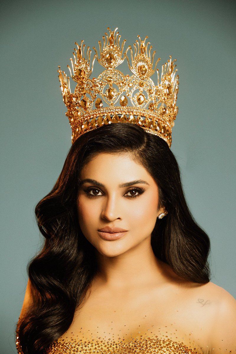 gresutijuca's tweet image. Há exatamente uma semana a coroa da Pura Cadência encontrou o brilho de @mileidemihaile. Que venham muitos momentos inesquecíveis nesse reinado que já nasceu grandioso! 

💛💙