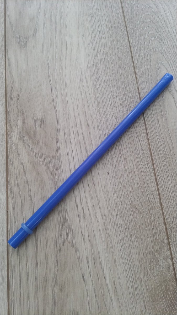 【手放し222個目】
ステンレスマグを購入した時に付いていたストロー
繰り返し使用するタイプでしたが、末っ子が噛んで潰れてしまいました🤣
使用する場面もほとんど無いので手放します！
#1日1捨