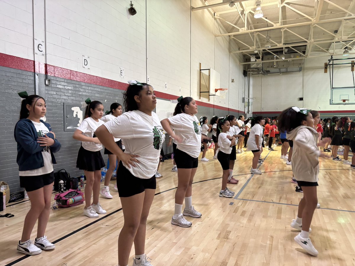 JQAEaglesDISD's tweet image. Shout out to our JQA Cheerleaders for their amazing work today at the @disdactivities Elementary Cheer Camp! We cant wait to see them in action at the Soccer &amp;amp; Basketball games this fall! 📣 @Region1DISD @LauraRubioGarza @RubyGarzaDISD