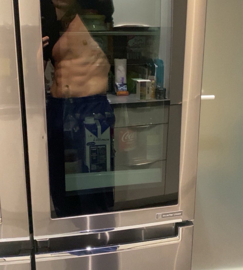 MasterDani4219's tweet photo. RT wenn Muskeln dich schwach machen!😈

#master #findom #muscle #musklen #sixpack #sklaven https://t.co/Q0jsUL4OHC