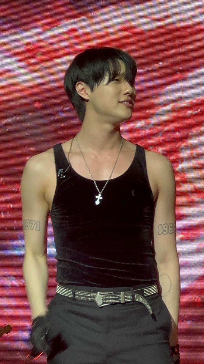 hyosimkm7's tweet image. 아~~ 넓은~~내~~어깨~~~~~~~ 
#WOODZ #SEUNGYOUN #우즈 #조승연