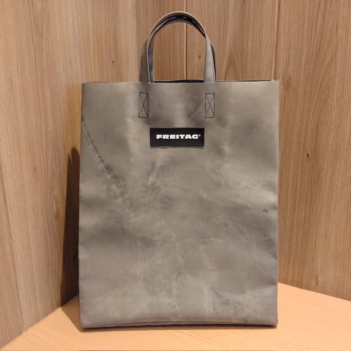 tsuyogoro527's tweet photo. FREITAG F52 MIAMI VICE
#frtg #freitag #freitaglab
#f52 #miamivice
#フライターグ
#マイアミバイス https://t.co/xDSEMuspD9