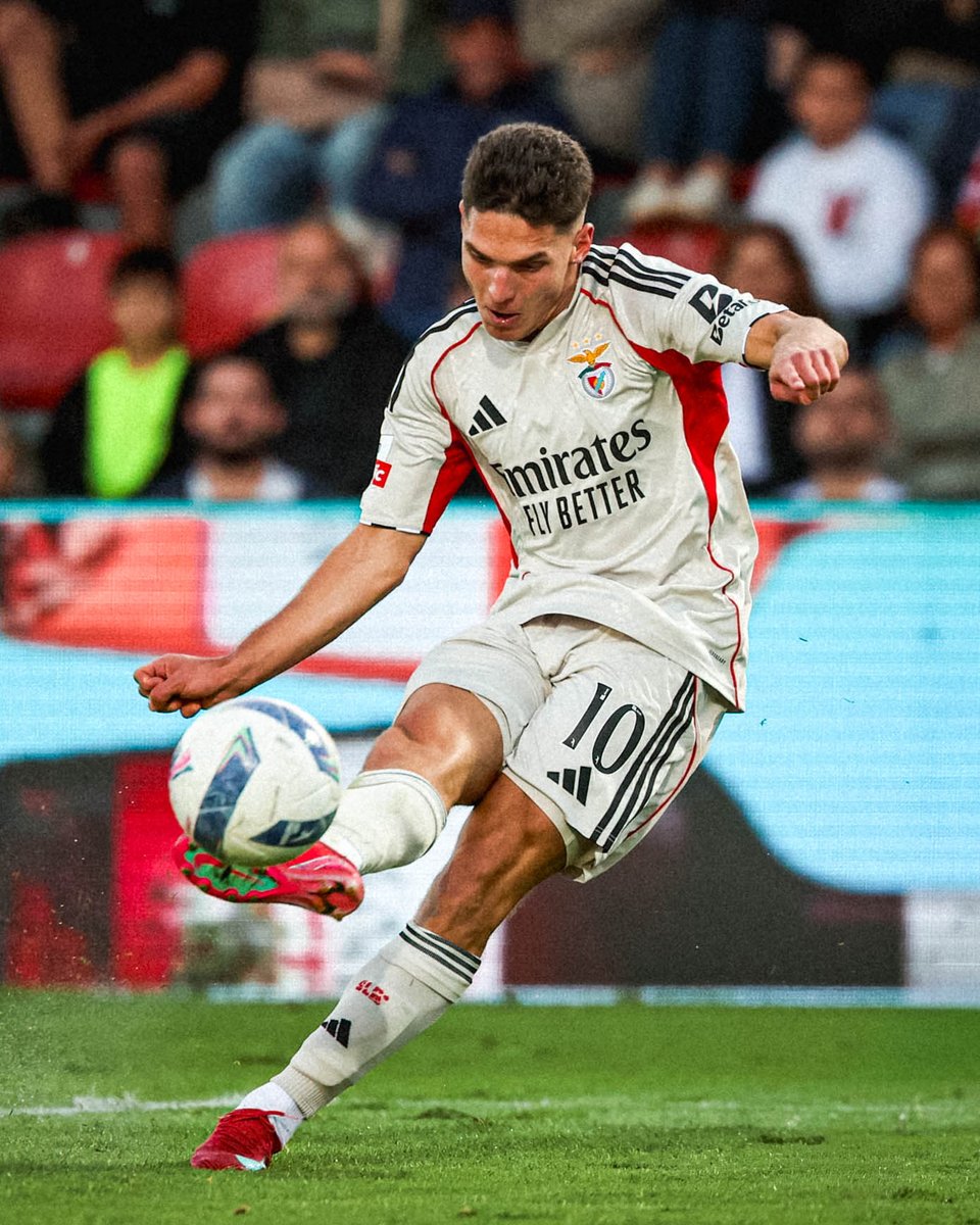 goncalo_diass17's tweet image. O Sudakov imitou o meme do gato... 😭