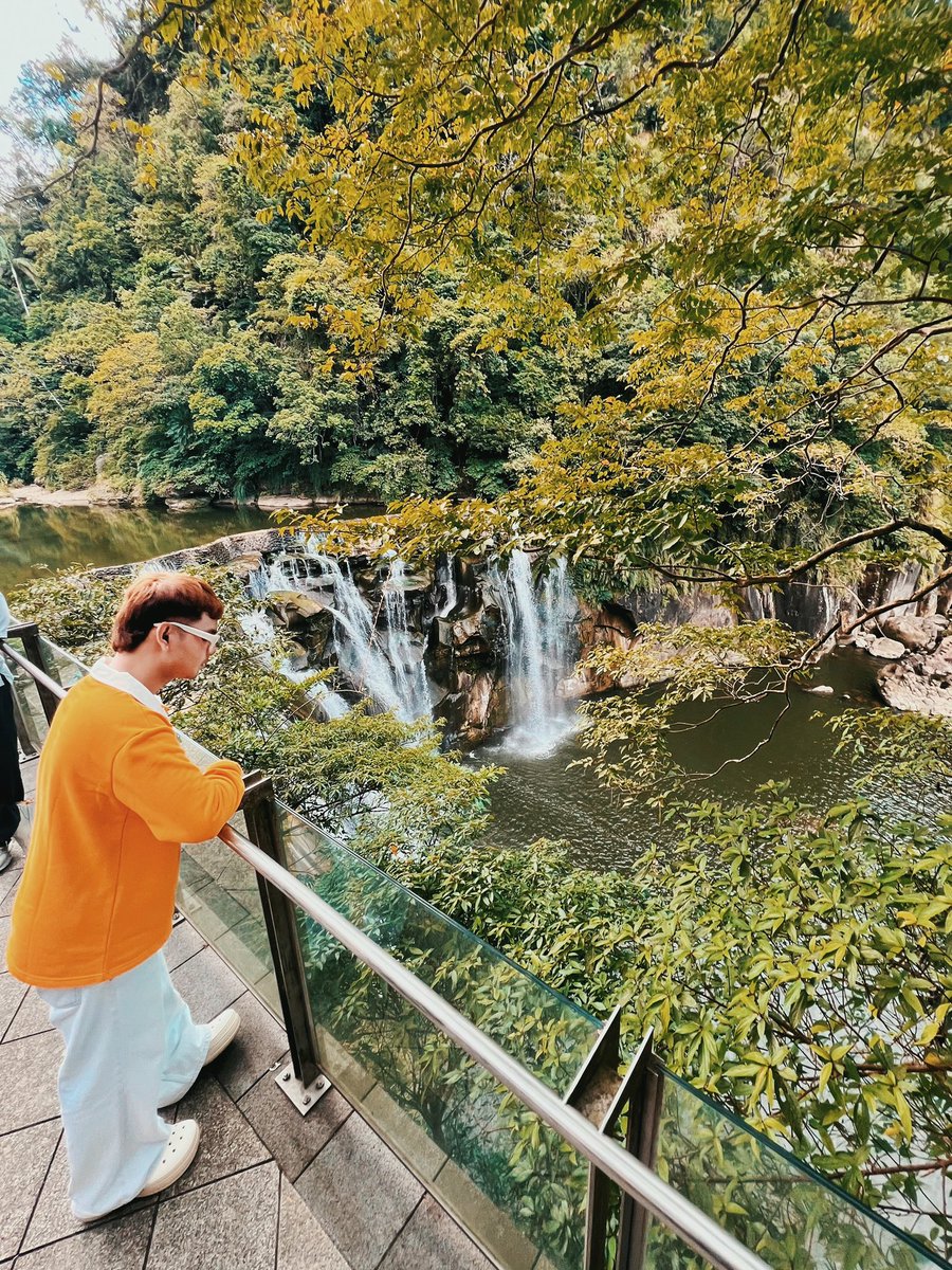 rocks, waves, and a whole lotta waterfall 🌊💥