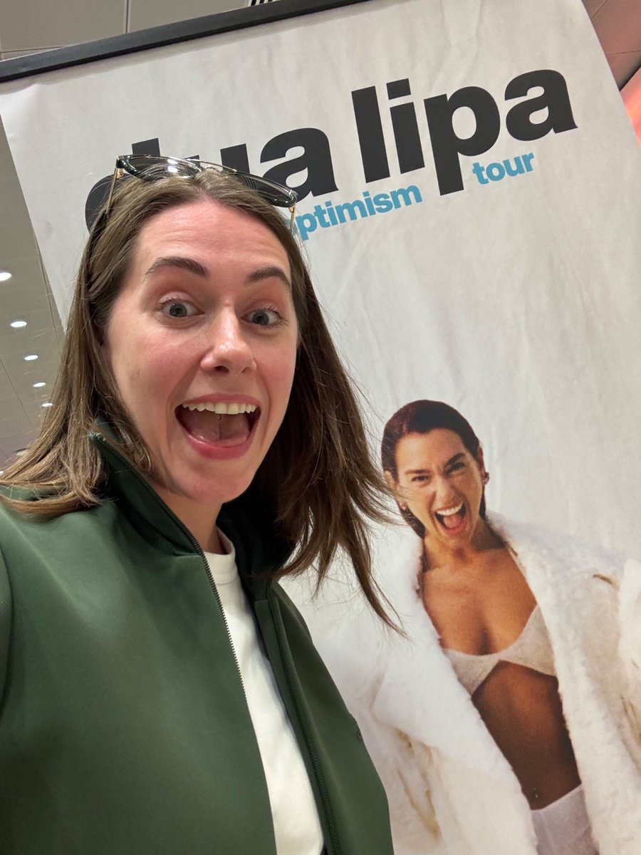 Нарешті ми зустрілись 🥹😀 <a href="/DUALIPA/">DUA LIPA</a> ❤️