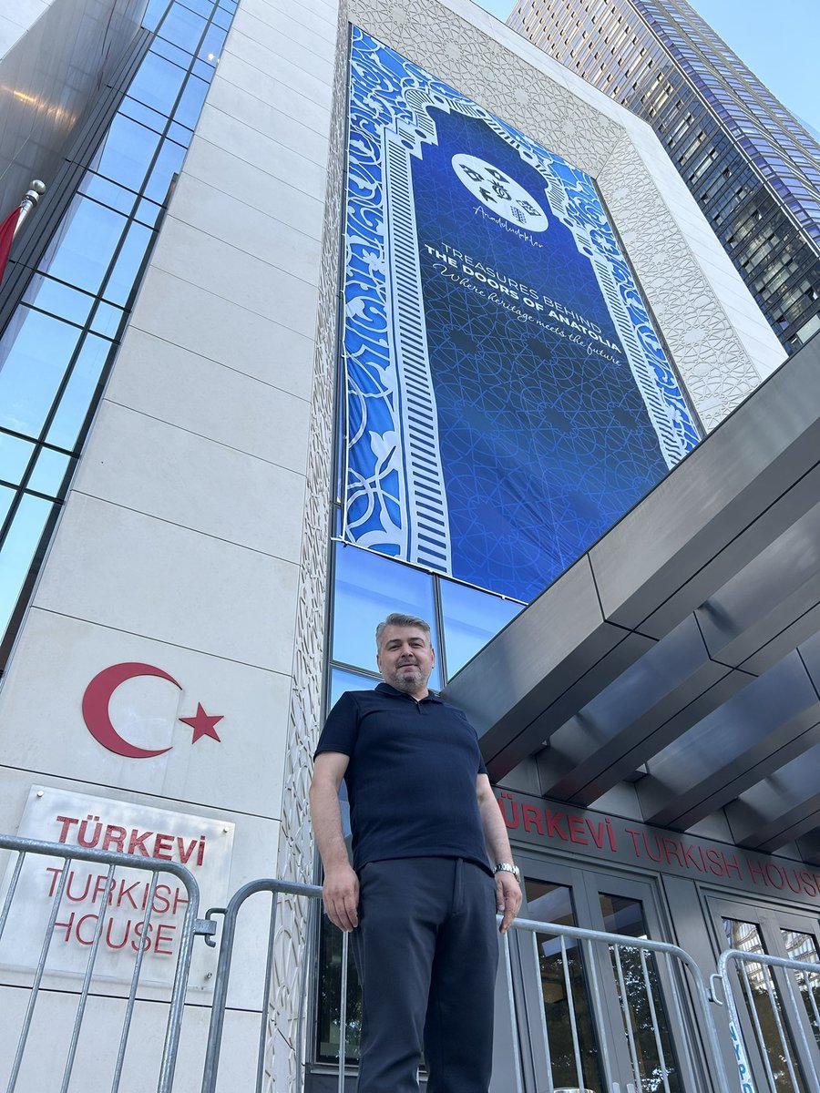 bekir_kaplan's tweet image. Bir gün, burada bir fotoğrafım olur mu diye hep hayal etmişimdir 🤲

Başta Devletimiz olmak üzere vesile olanlardan Allah razı olsun…

#TÜRKEVİ
#NewYork