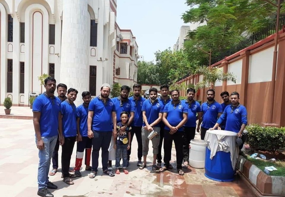 Skfatehuddin's tweet image. Our mosques are not only places of prayer but also hubs of charity drives, food banks, and community service. This is how we demonstrate Islam’s beauty to the world. #AhmadiyyatTrueIslam