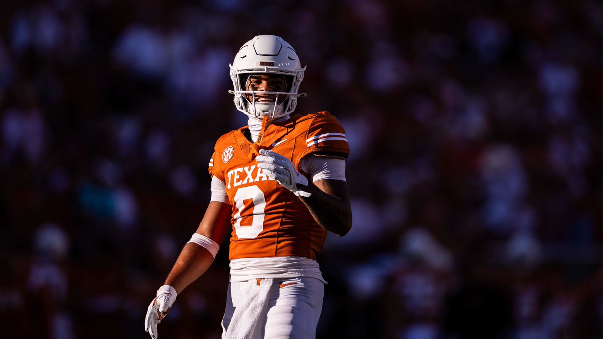 Steve Sarkisian on the return of Texas Longhorns WR DeAndre Moore Jr. 

"This guy was raised by Jordan Whittington ... He brings a lot to us, and it was important to have him back."

Image: USA Today