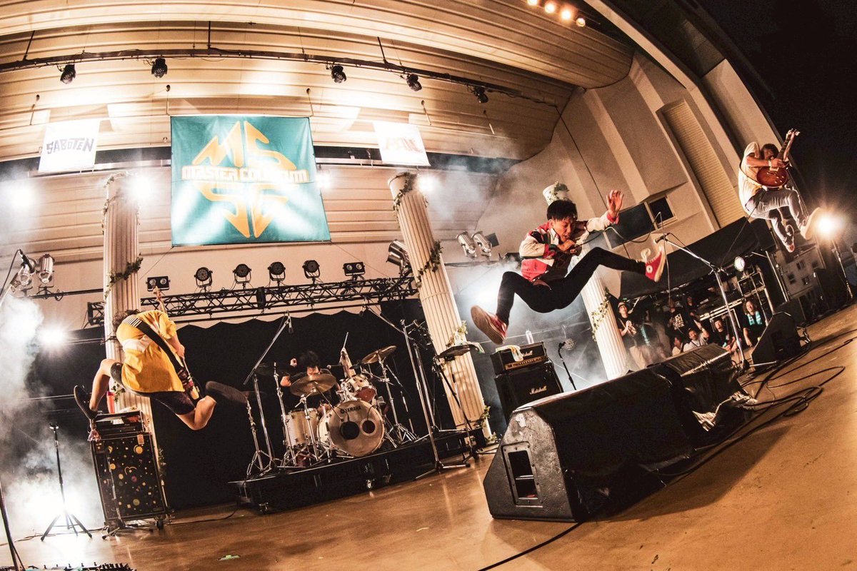 kawasan_PAN's tweet photo. マスターコロシアム'25ありがとうございました〜！！
太もも裏がちょっと痛いぐらいでまだまだバリバリ動けるのがわかったから次のライブも楽しみやな〜っ
皆さんもバリバリでよろしく！
バンドは楽しくて、ライブは気持ち良くて、PANは最高でした！！！
とか言うて〜〜まぁほんまやねんけど！！ https://t.co/aUmx7QSPHw