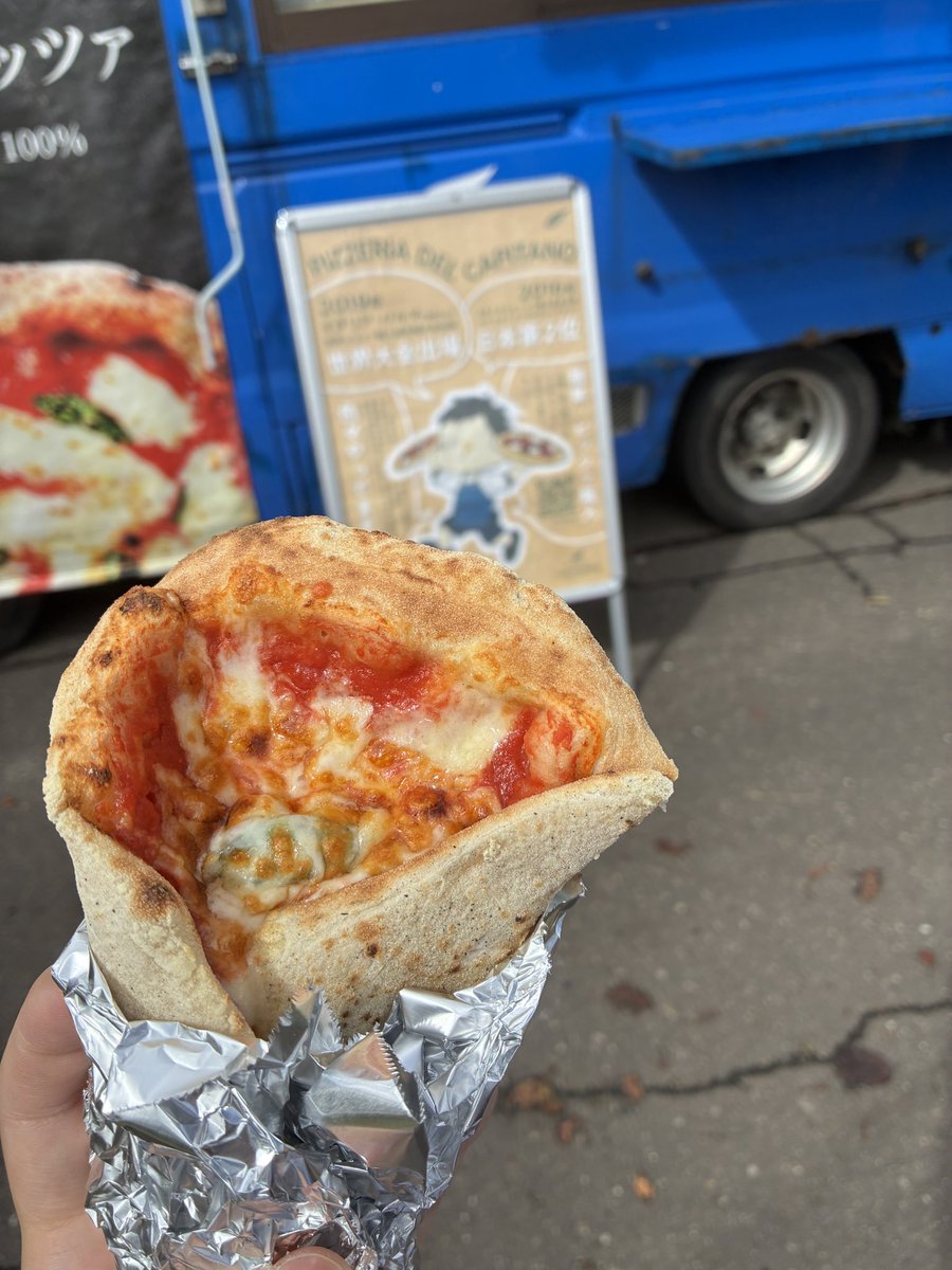 0519anm's tweet image. ミスターとホリアツのトークおもしろかった〜
昨日は赤平のミスター宅に泊まったんだね
舟木もいっしょに
トーク終盤向こう側に船木いたな
とんかつラーメンもピザもうまかった〜
天々高々見るぞ👀
#AKABIRACAMPBREAK