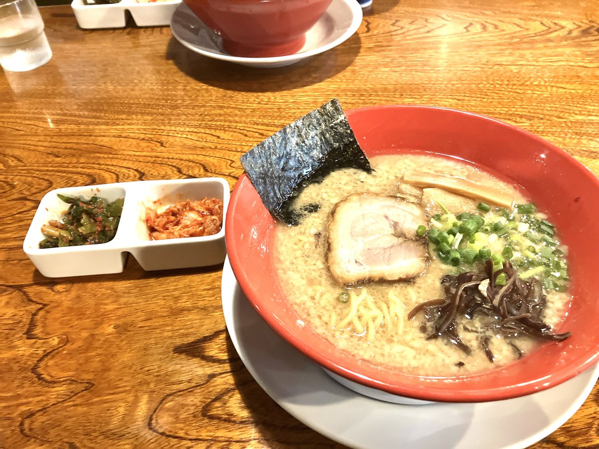 醤油豚骨ラーメン美味しかった〜(⊃ ॑꒳ ॑⊂)