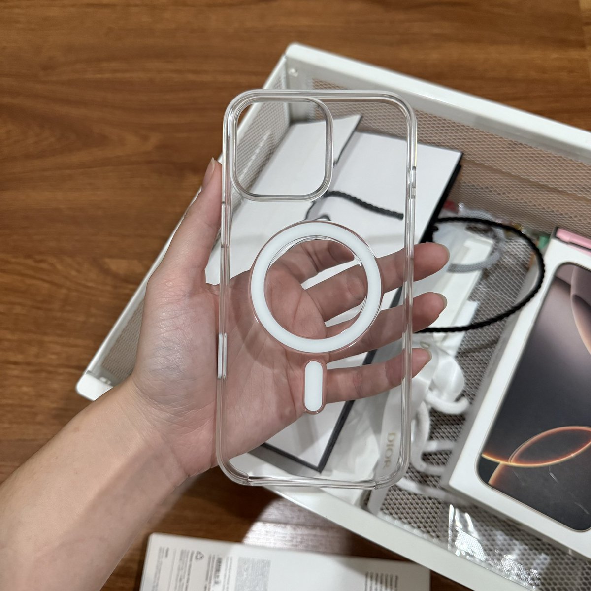 diappt's tweet image. Clear case magsafe apple (16promax) แท้ค่า 
มีร่องลอยตามการใช้งาน ไม่มีลอยแตกใดๆ ส่งต่อ 1000 ส่งฟรีค่า

ราคาเต็ม 1990🥹

#หูฟัง #casetify #caseiphone #หูฟัง #หูฟังไอโฟน #หูฟังมือสอง #ไอโฟนมือสอง #ส่งต่อไอโฟน #เคสไอโฟน16promax #ส่งต่อกระเป๋ามือ2 #ส่งต่อเคสไอโฟน