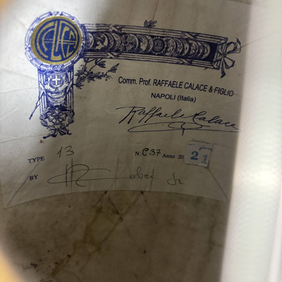 shima_kinshicho's tweet image. 🌟中古マンドリン入荷情報🌟
人気の #Calace マンドリンよりミドルクラスNo.13の中古美品が入荷しました😉
初中級の皆様にオススメしたいワンランク上の音色・華やかな装飾が魅力のモデルです👍
しかも今ならエポスカードでのお支払いで10%OFF📣
※9/29まで🍁

詳細はコチラ👇
store.shimamura.co.jp/ec/pro/disp/1/…