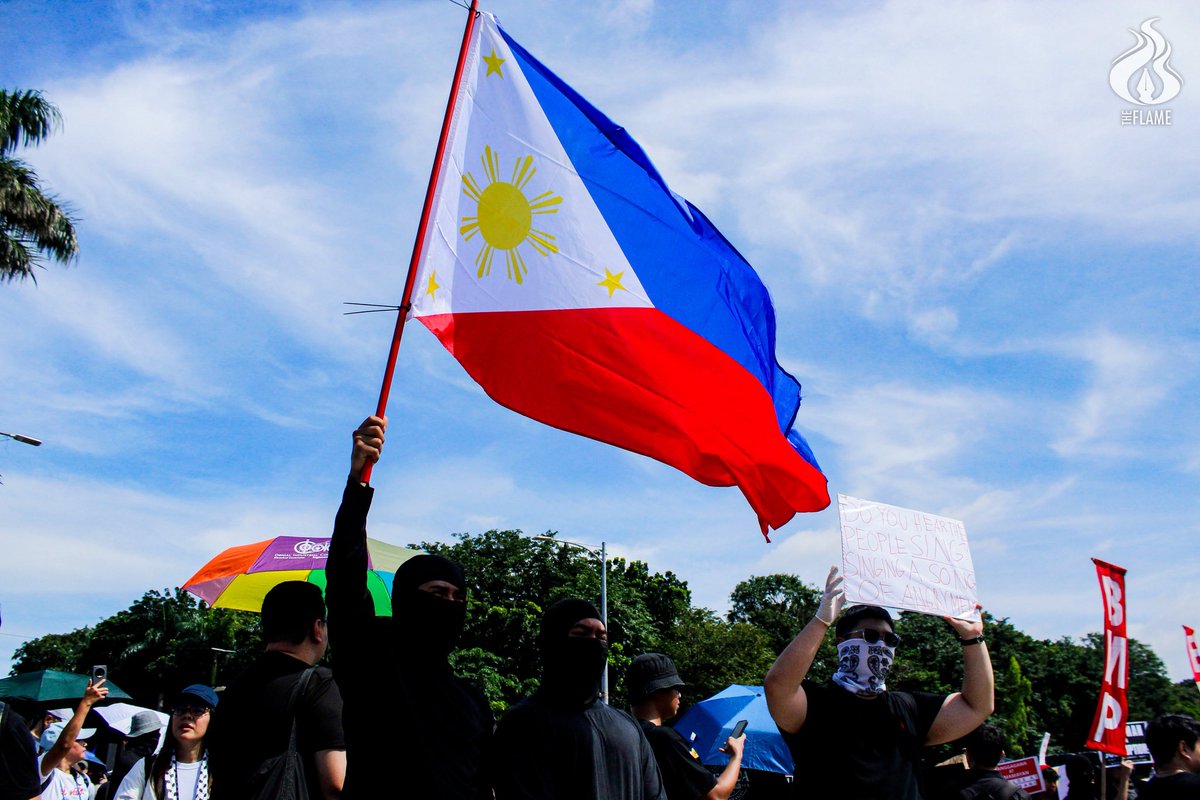 abtheflame's tweet photo. Civilians join activist groups and student coalitions for “Baha Sa Luneta: Aksyon Laban sa Korapsyon” to protest against corruption and flood control anomalies at Luneta park on Sunday, Sept. 21. https://t.co/GMl4VKJWHu