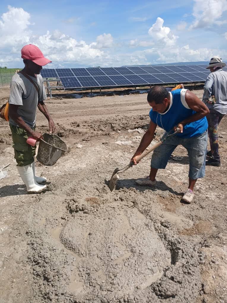 Junto a <a href="/BeatrizJUrrutia/">Beatriz Johnson Urrutia</a>   recorrimos en el municipio de San Luis los polos productivos de la cooperativa Sabino Pupo y Poza Blanca; así como el parque solar Rafael Reyes .