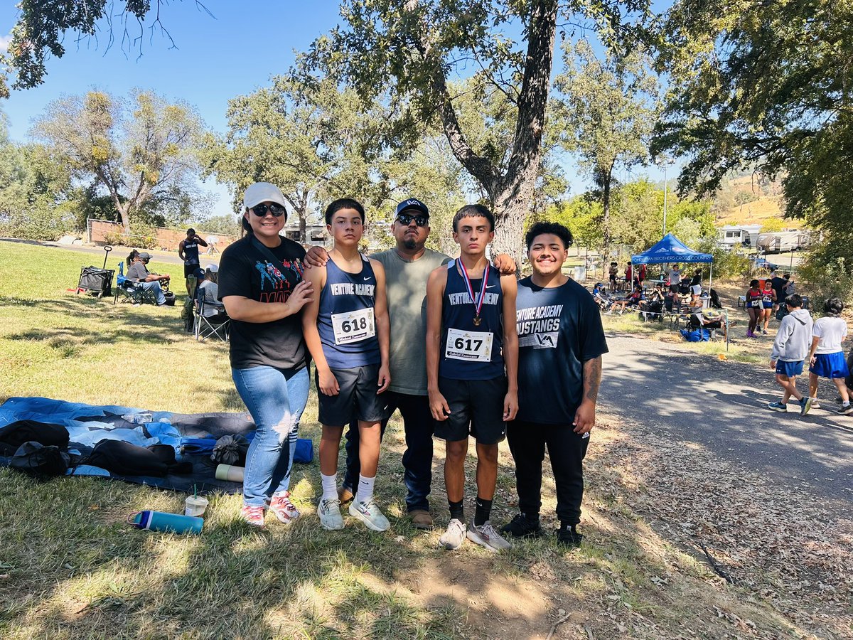 GabrielZam09's tweet photo. Placed 24th today in the Bret Harte Frog town invitational with a time of 18:20‼️constantly getting better as the season progresses 🙏🏽@VentureAthletic https://t.co/eJdA7RPwqH