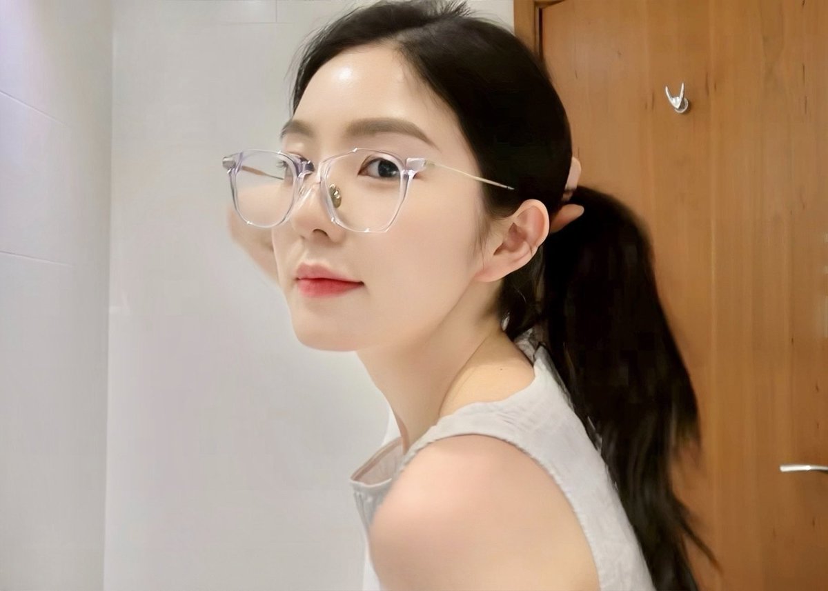 🌷🐰🌷 (@preciousrenebae) on Twitter photo 