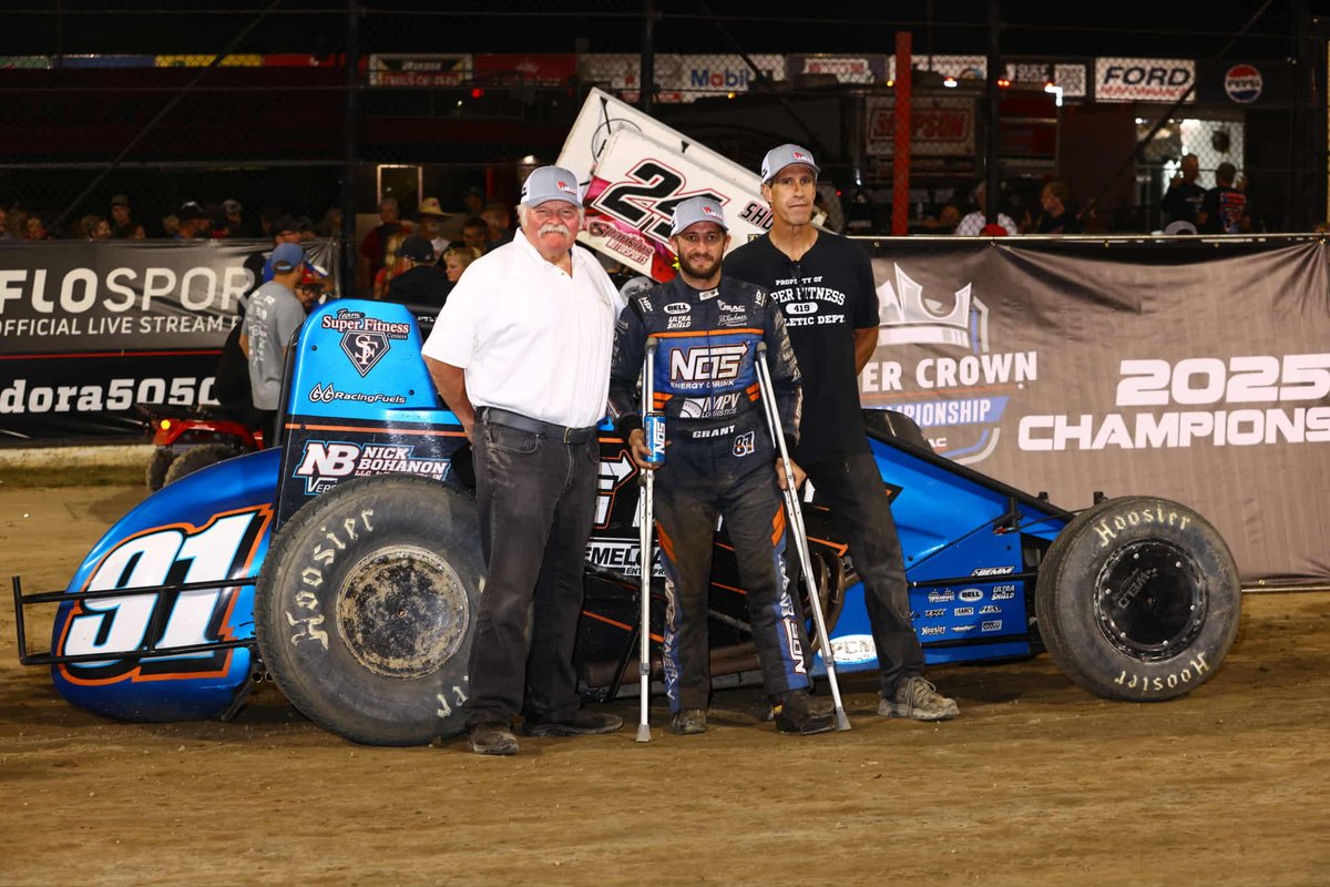 𝟐𝟎𝟐𝟓 𝐔𝐒𝐀𝐂 𝐒𝐢𝐥𝐯𝐞𝐫 𝐂𝐫𝐨𝐰𝐧 𝐂𝐡𝐚𝐦𝐩𝐢𝐨𝐧𝐬! 🏆

Tonight, <a href="/JustinGrant40/">Justin Grant 🇺🇸</a>, Hemelgarn Racing &amp; crew chief Dennis LaCava got the job done.

For the team, it's their second USAC Silver Crown title after also winning the championship in 2020.

📸 <a href="/rkfphoto98/">rich forman</a>