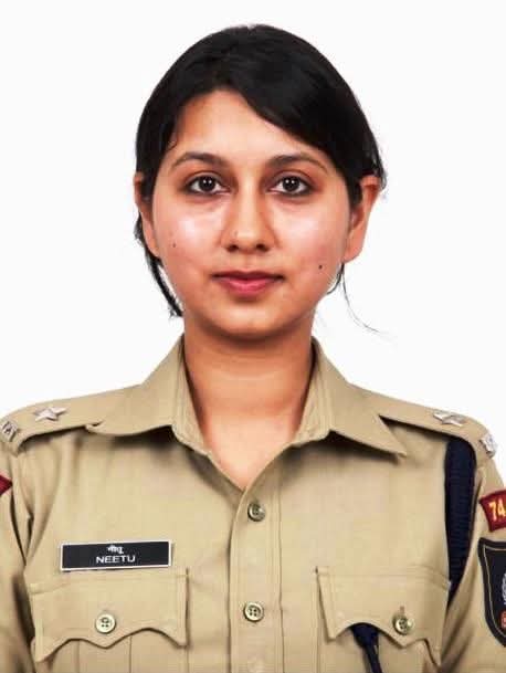 हम सभी पुलिस कर्मियों को आप पर गर्व है।  हमारी वास्तविक विभागीय अभिभावक हैँ आप।  न केवल वाराणसी पुलिस बल्कि सम्पूर्ण उत्तर प्रदेश पुलिस का हर एक कर्मचारी एक दिन आप जैसी अधिकारी के अधीनस्थ के रूप मे कार्य करना चाहता है।  Up police का अभिमान और गौरव हैँ आप। जय हिंद।  
#ipsNeetu