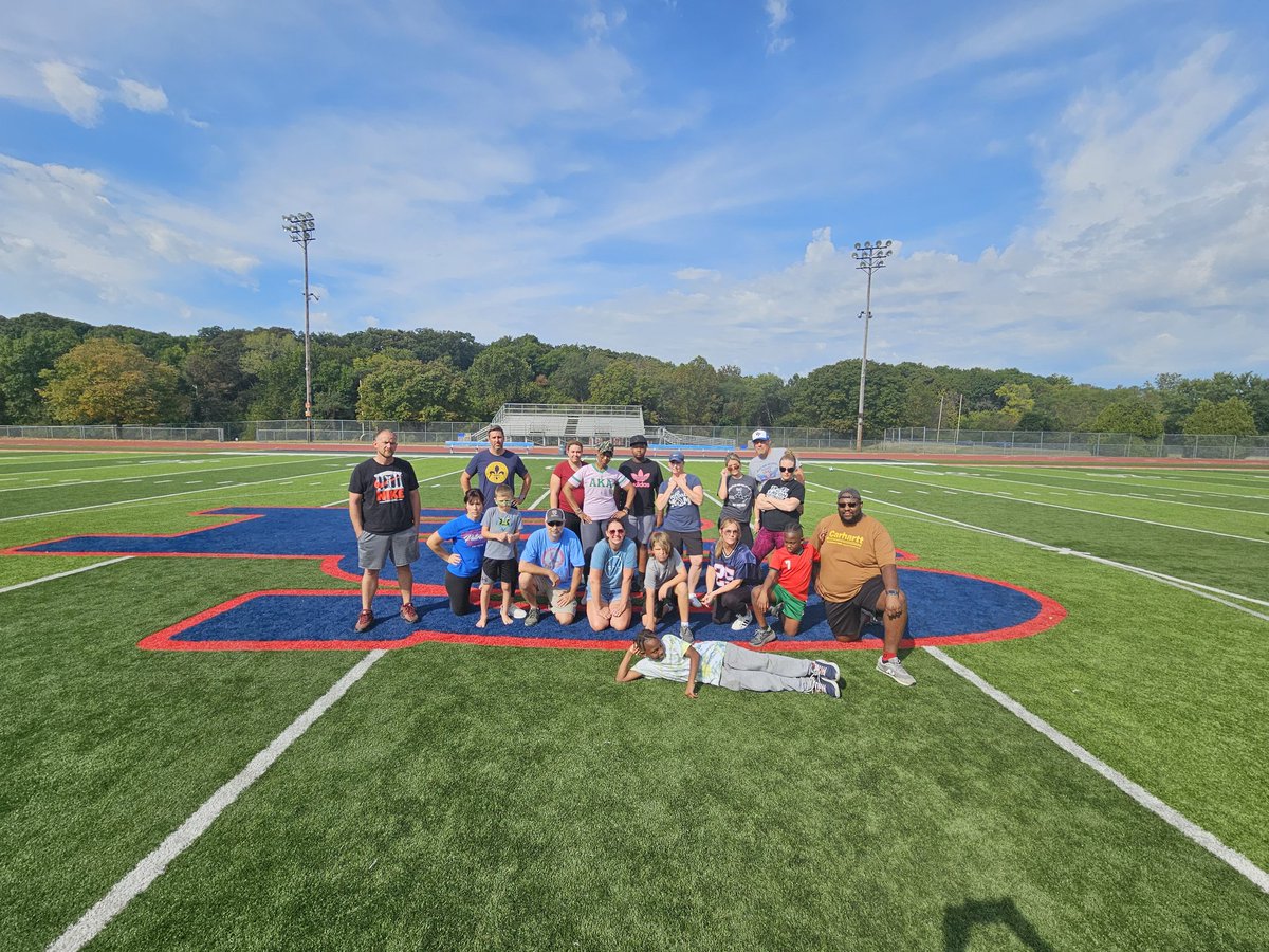 Another great pancake breakfast with the field goal competition. Thanks for all that came by.
Congratulations to Team Cindy on the yearly winner!