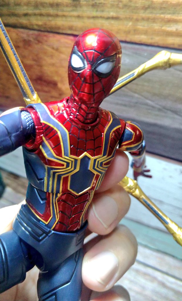 ずっと気になってたZD TOYSのアイアンスパイダー買ってみた。これで3,999円はコスパ良過ぎる🤤もうちょい青く塗り直したい。