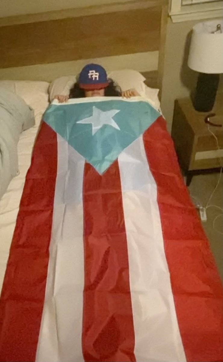 vanessammd's tweet photo. Buenas noches a los puertorriqueños solamente!!!! https://t.co/Xnh5HHJgTj