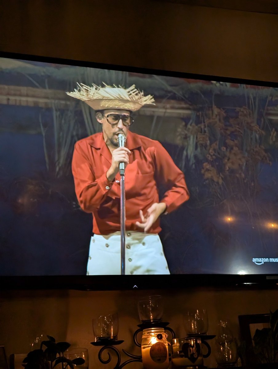ed_moscoso's tweet photo. Amazing Bad Bunny (@sanbenito) concert at home! We were jammin! #BadBunny #NoMeQuieroIRdeAqui #badbunnyunavezmas https://t.co/uwU9mGJ5nB
