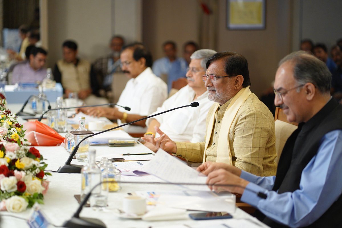 prafulkpatel's tweet image. At Kochi, Attended high-level consultation event envisioning Lakshadweep’s tuna &amp;amp; seaweed fisheries as engines of economic growth and global competitiveness. Under Samudra Se Samriddhi, emphasized modern infra, cold chains &amp;amp; value-add processing to empower local fishers, with…
