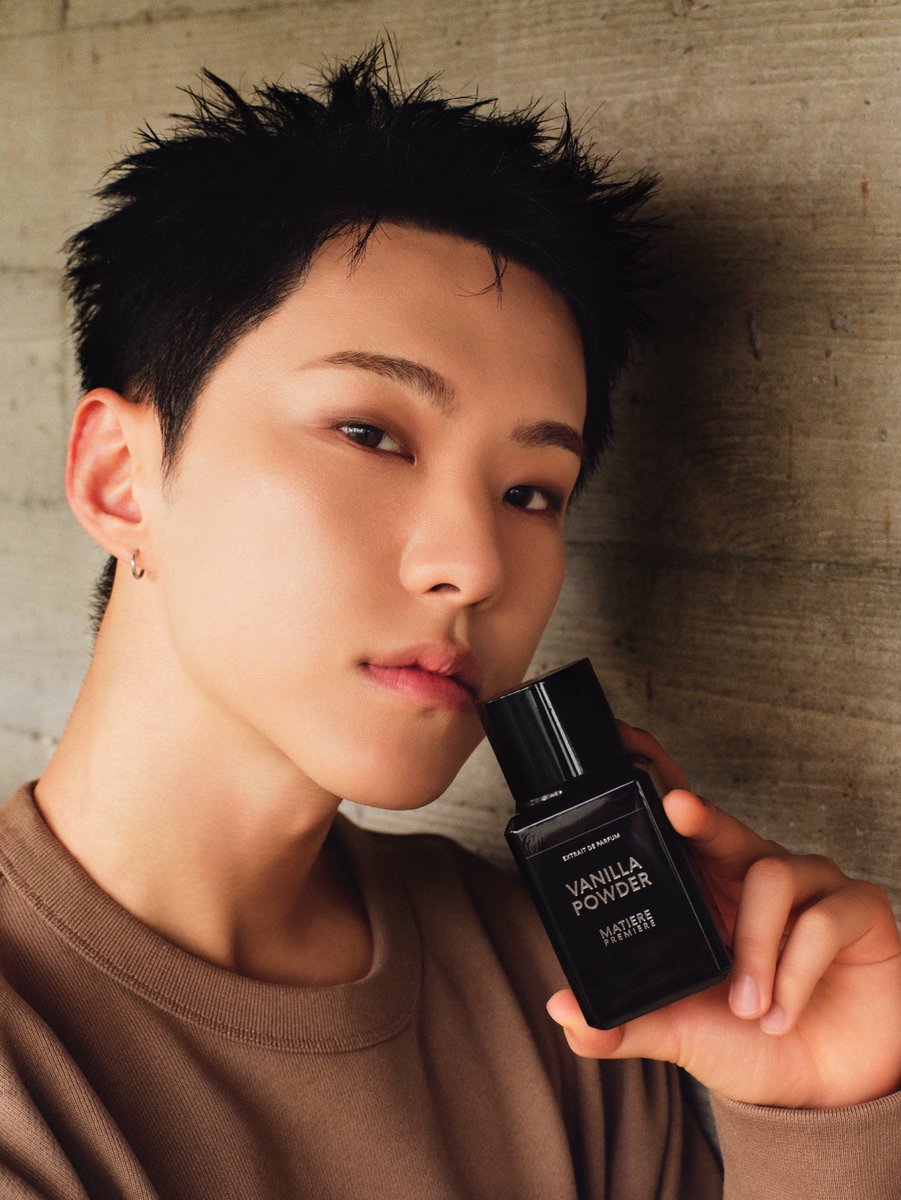 난 오늘도 마티에프리미에르 향수로 호시의 그리움을 달래🐯🤎

🔽🔽🔽Click‼️
instagram.com/p/DO2al2wkw4n/… 

<a href="/pledis_17/">세븐틴(SEVENTEEN)</a> <a href="/MatierePremier1/">MATIERE PREMIERE</a> #HOSHI #SEVENTEENHOSHI #matierepremiere #호시 #세븐틴호시 #마티에프리미에르