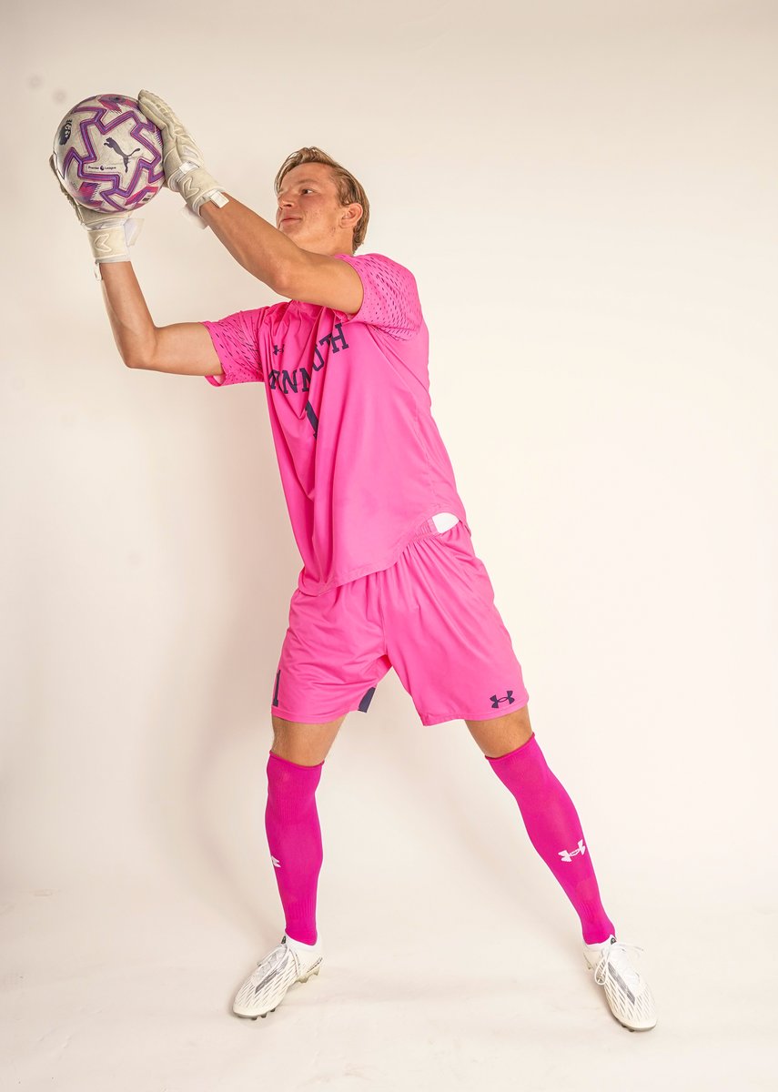 Scoreless at the break between Monmouth and Hofstra. 

Herman Johnsen has the only save of the match for the Hawks.

#FlyHawks