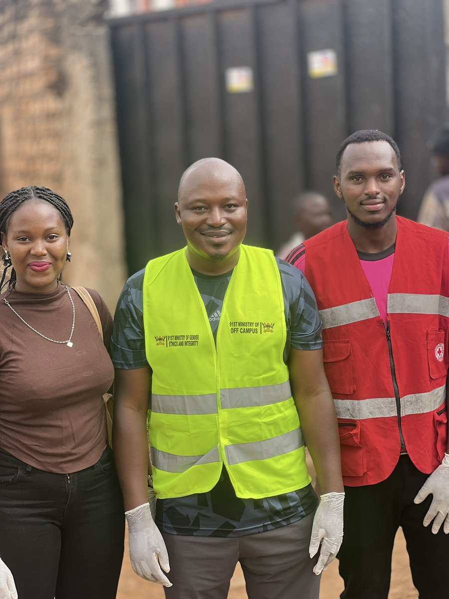 rodneyrugyema's tweet image. It was a pleasure joining the Dean of Students @WinnieKab and our students in the clean Kikoni initiative and pad donation drive! #communityimpact!
