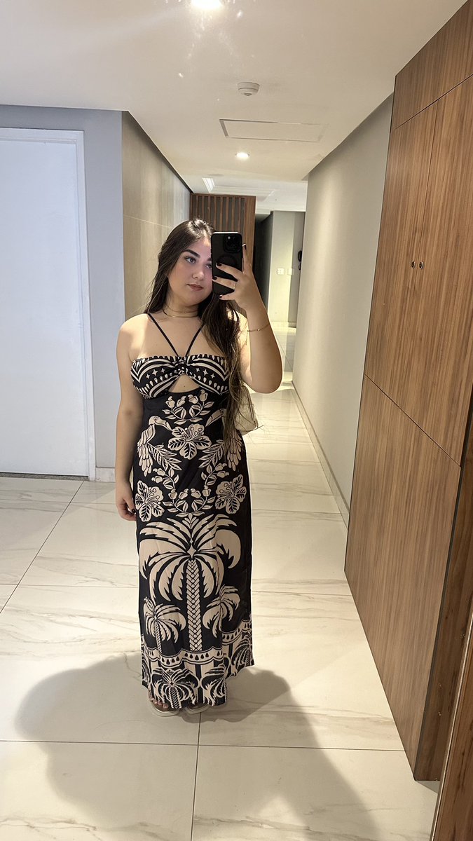Lara tweet media