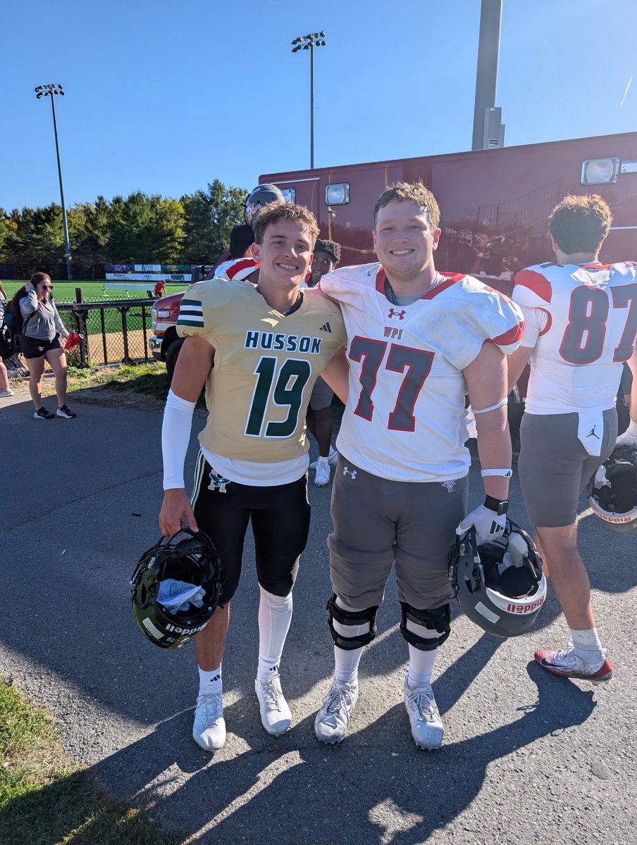 LeighKEdie's tweet photo. @HHSHawksFB @NolanYates8 @joeyedie75 https://t.co/AgJlCkw9XT