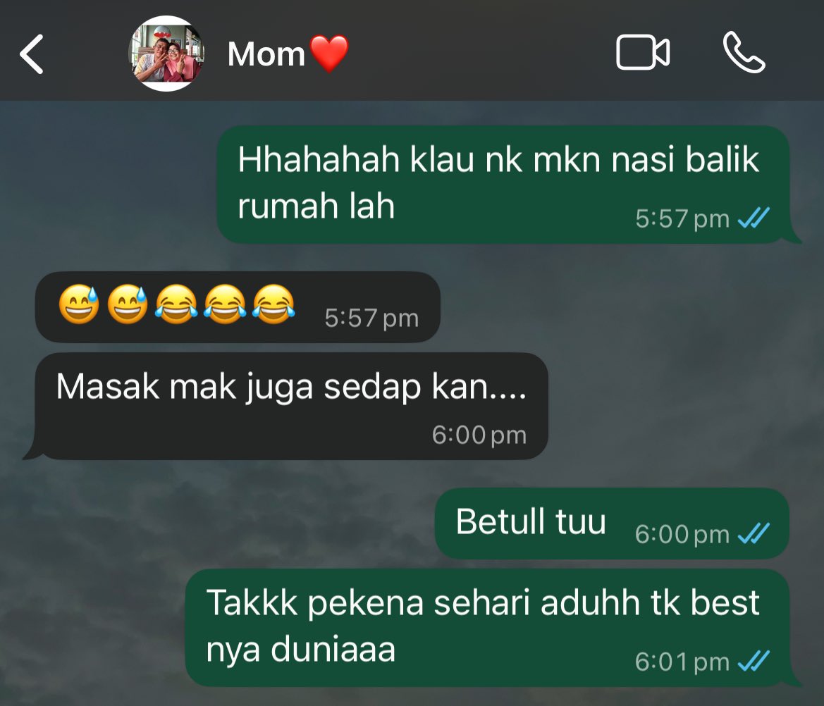 Meksoleh's tweet photo. Tpi skrg dunia kakak mcm hilang kadang2 ☹️
Rindunyaa mama ❤️😭😭
Rindu masakan mama https://t.co/TIdokeko5D