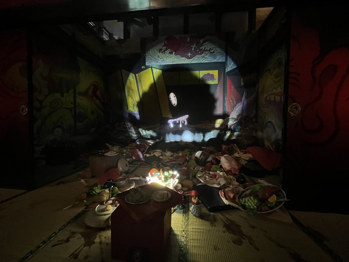 hipmytwst's tweet photo. ジブリの立体展良かった
食べ物の影を使ってカオナシを表現してるのアイデアだなー https://t.co/DOUcnLhgG0