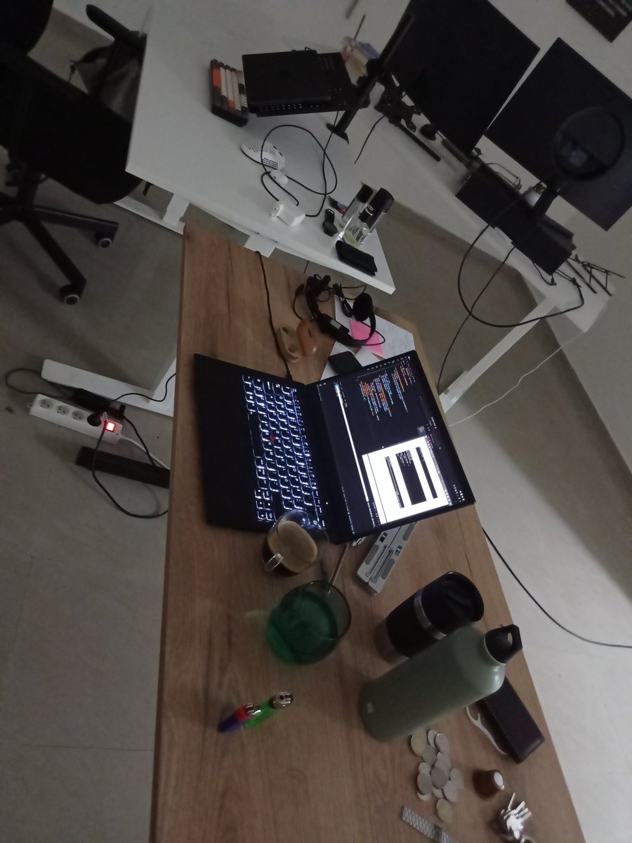 regolobird's tweet photo. After hours https://t.co/7csXsmgvrc