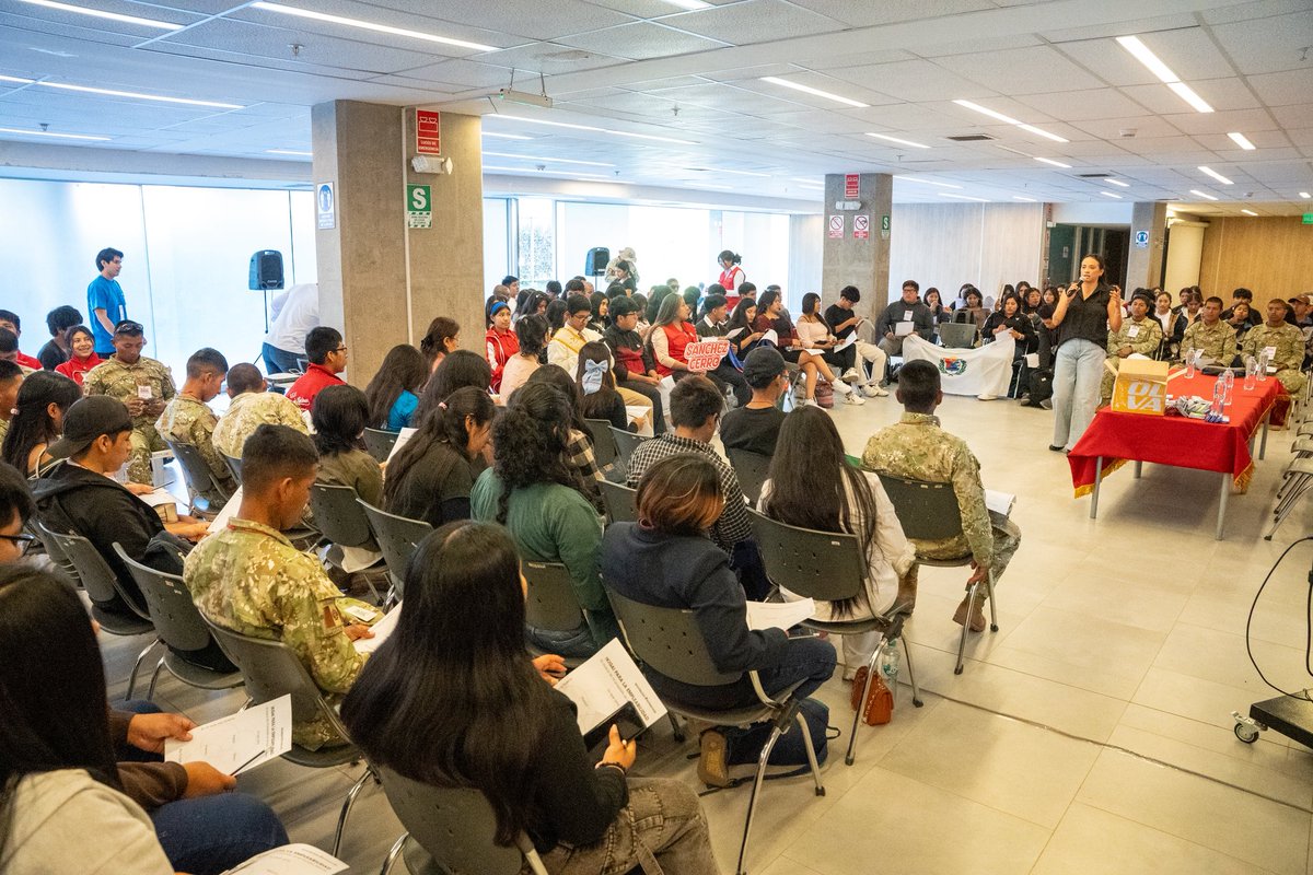 🔴Con éxito se desarrolló hoy la Feria del Empleo y Encuentro Regional de la Juventud-Moquegua 2025, evento organizado por la  subgerencia de la Juventud y la Dirección Regional de Trabajo y Promoción del Empleo del Gobierno Regional de Moquegua. ✔️💪
