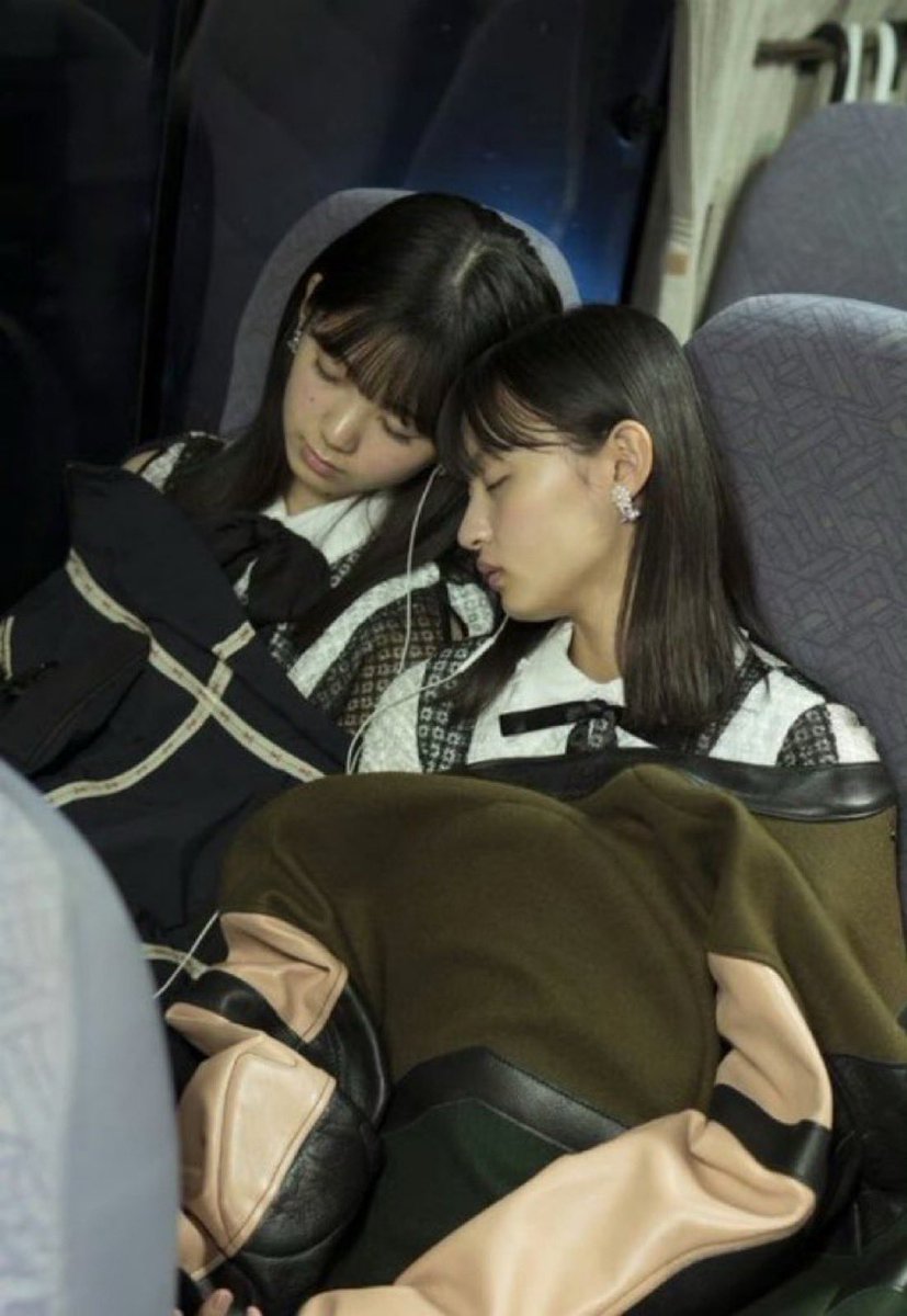 m_15s68's tweet image. 頭を合わせて寝るあやめんとさくちゃん💜🌸
#筒井あやめ #遠藤さくら